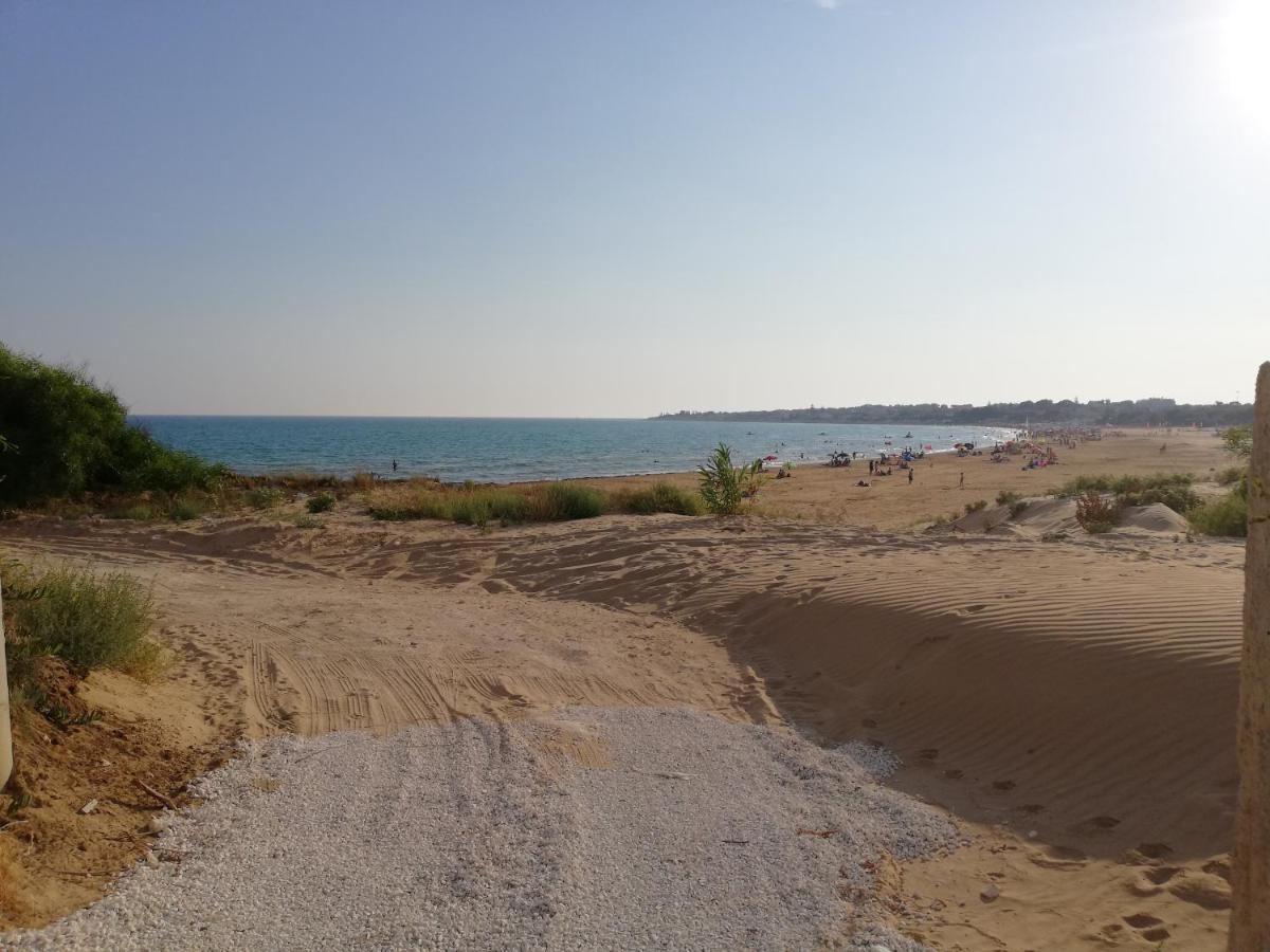 New Rooms On The Beach Pozzallo Exterior photo