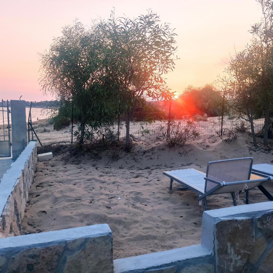 New Rooms On The Beach Pozzallo Exterior photo
